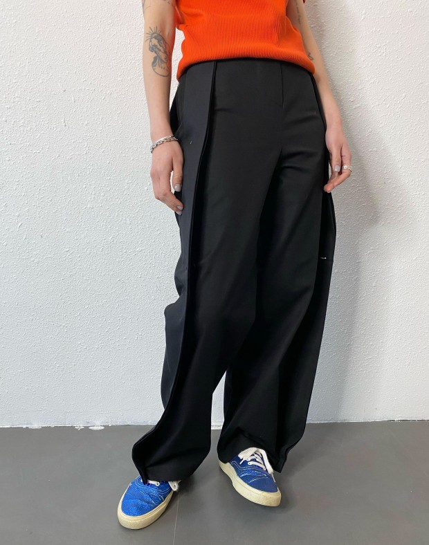 Black Side Pleated Pant #250213